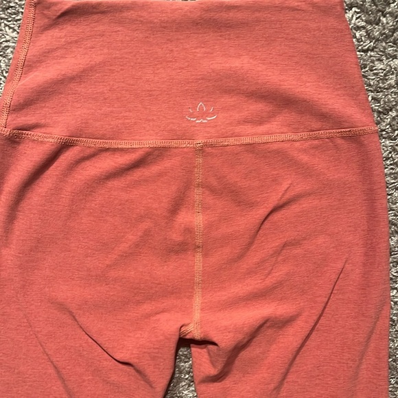Beyond Yoga Mauve pink yoga pants! Soft and comfortable. - Picture 3 of 5